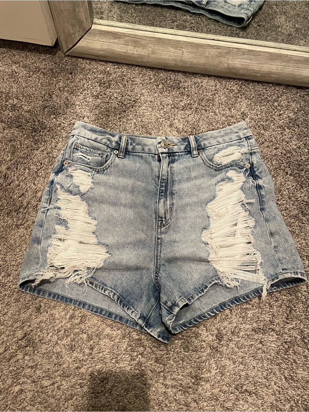 American Eagle Outfitters High Rise Curvy Mom Short